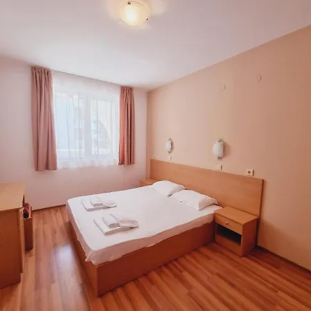 Хотел Lazur 1-5 Complex 4*